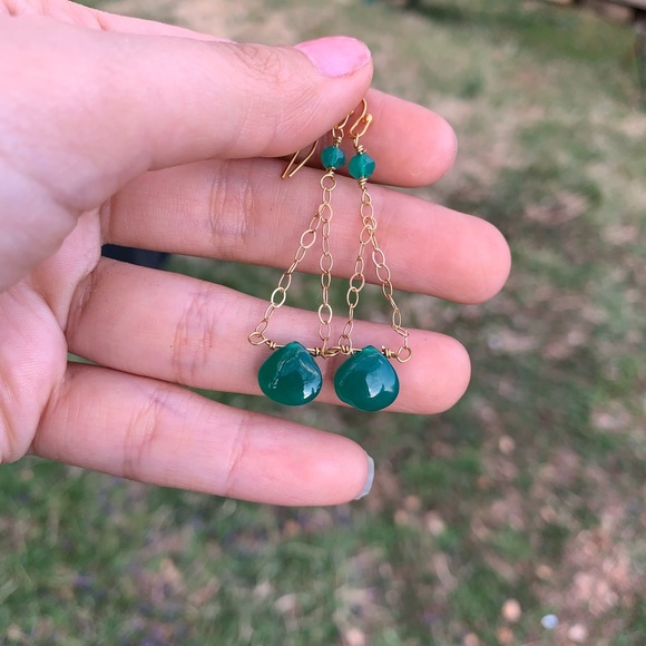 Onyx gemstone gold earrings - Picture 4 of 4